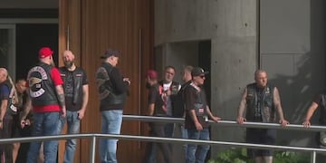 Violenta pelea entre dos grupos de motoqueros: tiros y corridas en el centro de La Plata