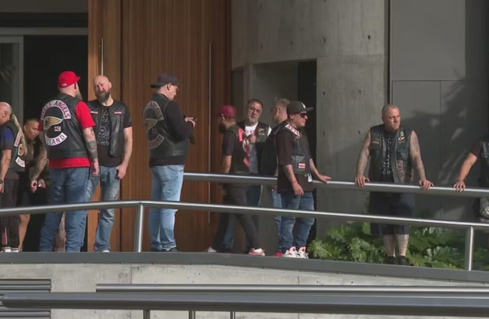 Violenta pelea entre dos grupos de motoqueros: tiros y corridas en el centro de La Plata