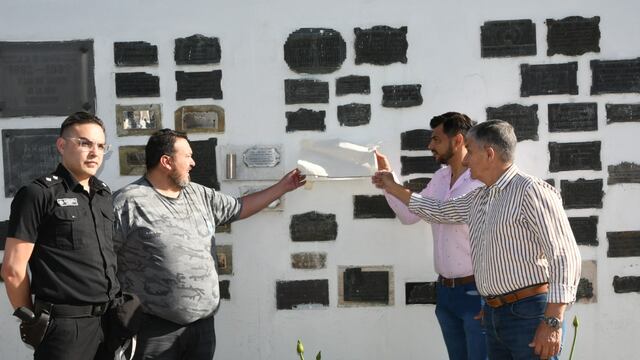 Descubrieron una placa por las víctimas del COVID en Rafaela