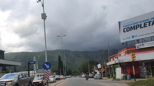 Cruce Ruta E-55 y Ruta Nacional N° 38. Bialet Massé. (Foto: VíaCarlosPaz).