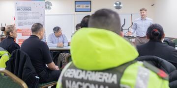 Tierra del Fuego: capacitan a Fuerzas de Seguridad en el uso de cubiertas de invierno