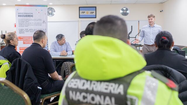 Tierra del Fuego: capacitan a Fuerzas de Seguridad en el uso de cubiertas de invierno