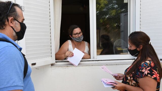 Recorrido casa por casa para prevenir la proliferación del mosquito del dengue en Rafaela