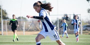 La juvenil jugadora surgida de la T y con varias convocatorias a las selecciones juveniles dio el salto al fútbol profesional