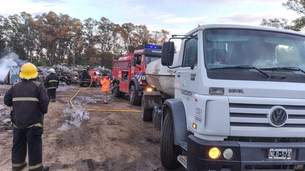 Imponente incendio en Gualeguaychú