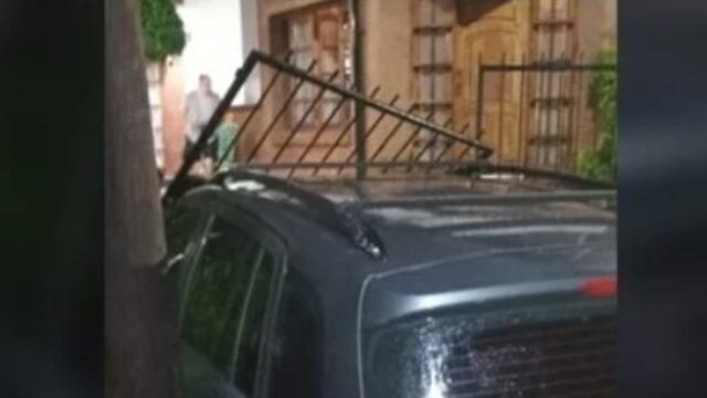 Posadas: pinchó una cubierta y terminó dentro de una vivienda.