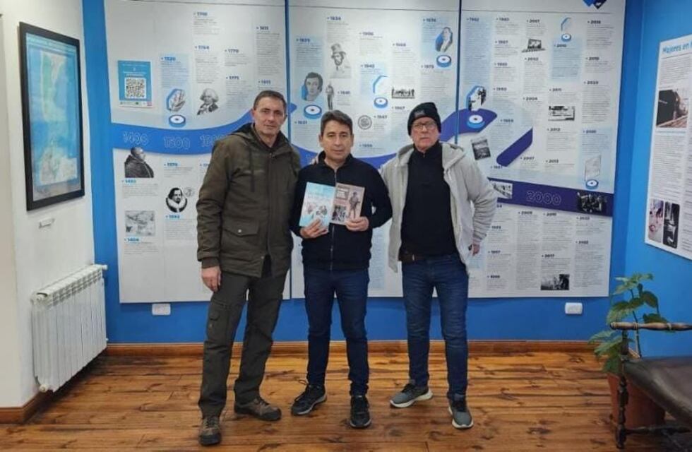 El escritor Carlos Alberto González llegó a Ushuaia