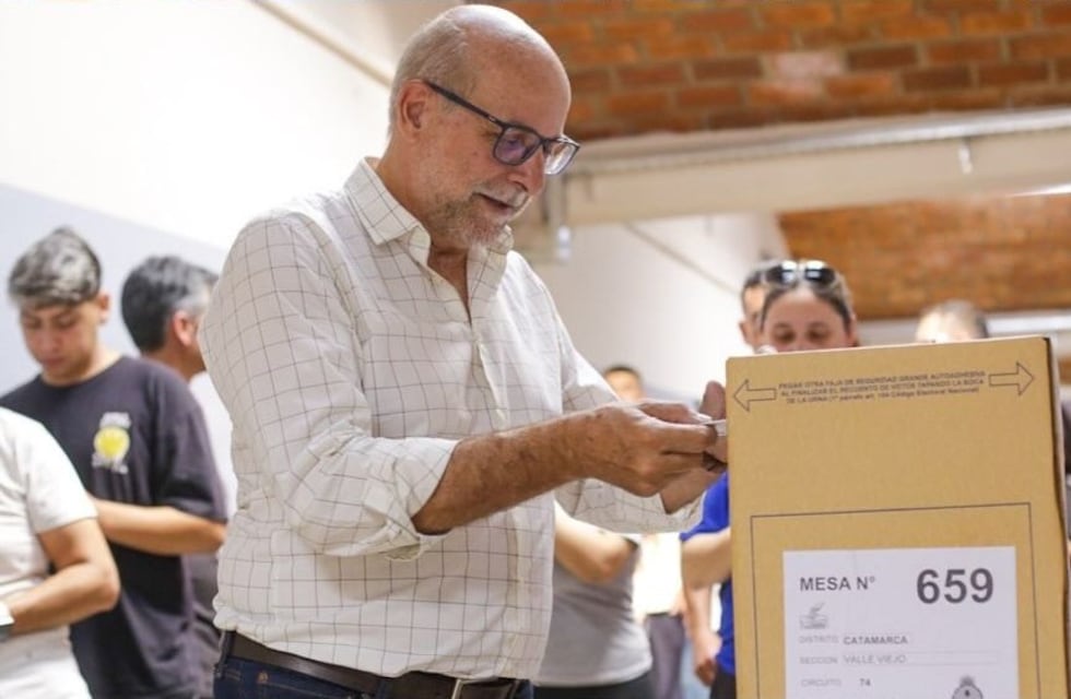 Flavio Fama, candidato a gobernador, ya votó en Catamarca: “Esta elección debe ser un ejemplo”