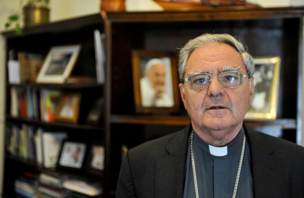 La Iglesia cuestionó la “politización” de las vacunas y pidió que se apliquen a pacientes “esenciales”