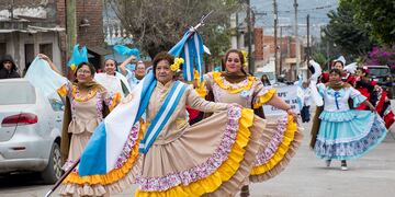 Diversas instituciones intermedias, delegaciones escolares y vecinos del sector dieron marco a los festejos por los 59 años de la fundación del barrio San Cayetano, en San Salvador de Jujuy.