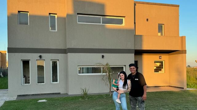 La influencer cordobesa y su familia se instalaron en la ciudad porteña y mostraron su impactante casa.