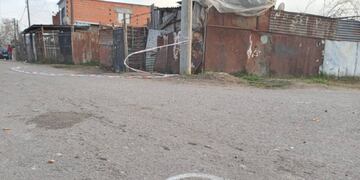 Dos jóvenes fallecieron tras un ataque a balazos en la zona norte de Rosario. Sobre Loureiro al 1300, cerca del cruce de Cavia y Sorrento, les dispararon y también hirieron a un nene de 9 años.