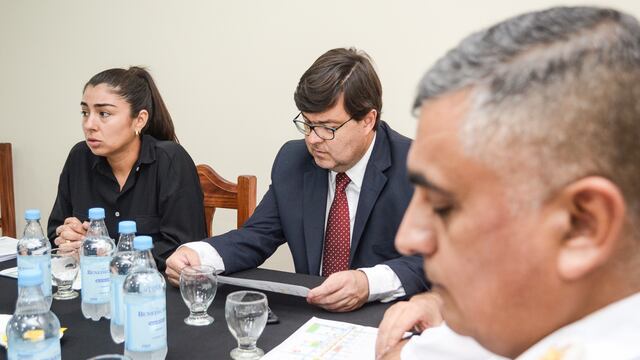 Ministro de seguridad , Eugenio Agüero Gamboa y la Intendenta de Aguilares, Gimena Mansilla