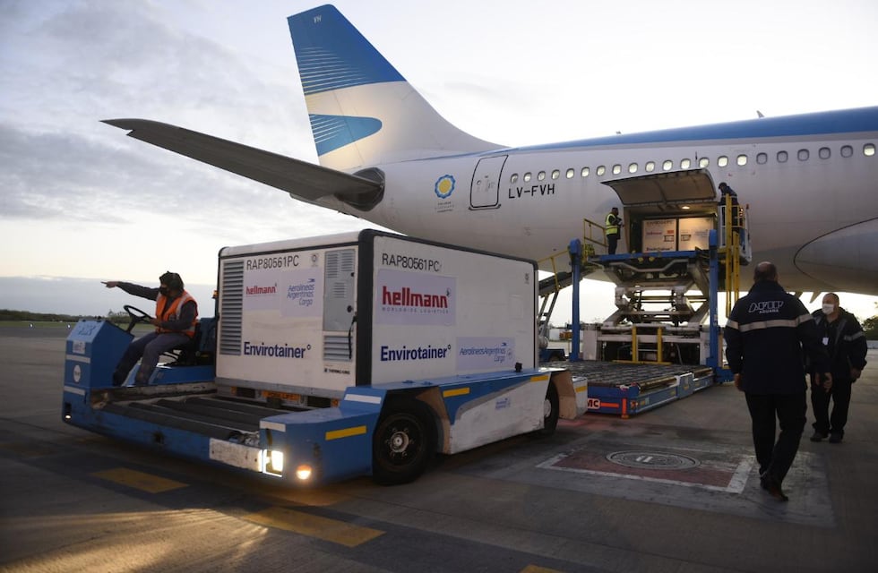 COVID: el segundo cargamento de vacunas Sinopharm llega este lunes desde China