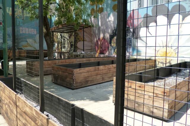 Vecinos denuncian que el gobierno “desmanteló” una plaza para el proyecto de el dueño de un restaurante