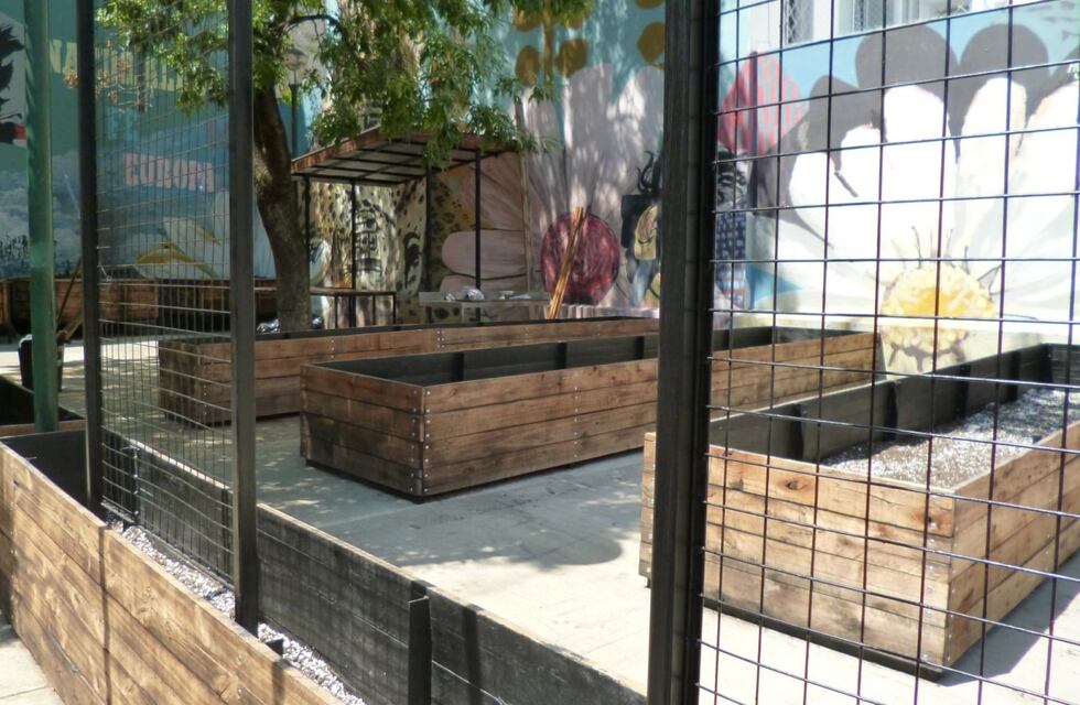 Vecinos denuncian que el gobierno “desmanteló” una plaza para el proyecto de un privado