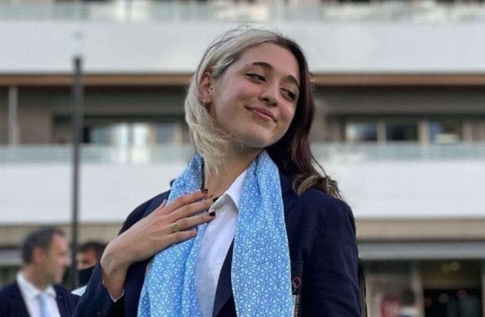 Delfina Pignatiello reflexionó en Instagram sobre la natación mientras posaba en short y top deportivo violeta