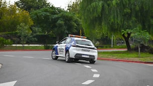 Cahocó a un móvil de la Guardia Urbana, hirió a una agente y se escapó del lugar. (Imagen a modo ilustrativo/ Municipalidad de Córdoba)