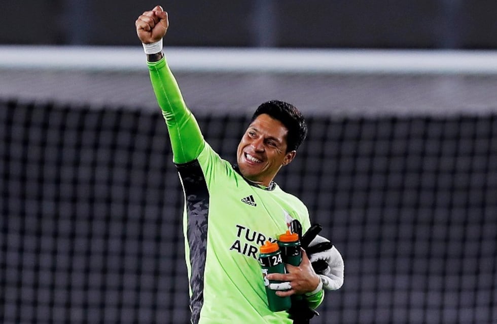River Plate: Enzo Pérez figura como arquero y está en el ranking de las 10 mejores atajadas del 2021