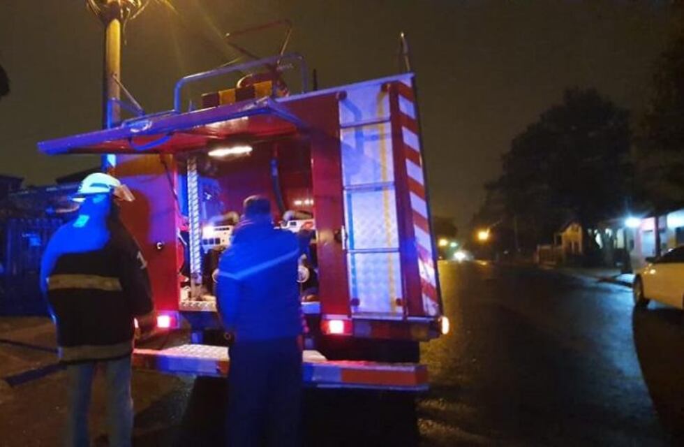 Principio de incendio en una casa en barrio Belgrano Eldorado