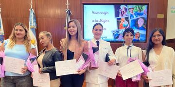 De izquierda a derecha: Patricia Palacio, Mónica Kramich, Carla Gutiérrez, Abigail Serrano, Erica Valdez y Celeste Valero.