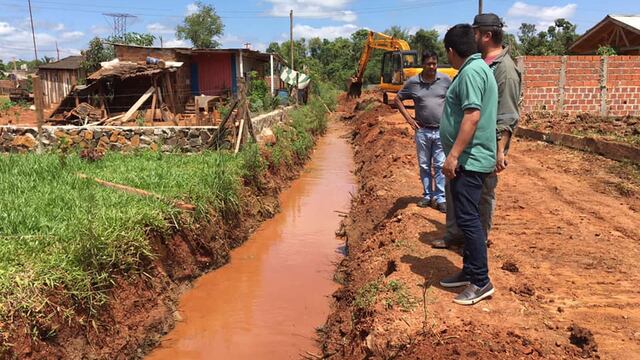 Continúan las obras de mejoramiento de los desagües en Puerto Iguazú.