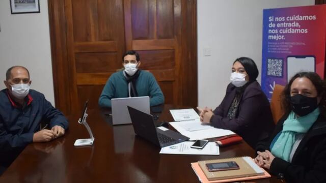 Firman convenio para regularización de tierras a productores zonales de El Soberbio.