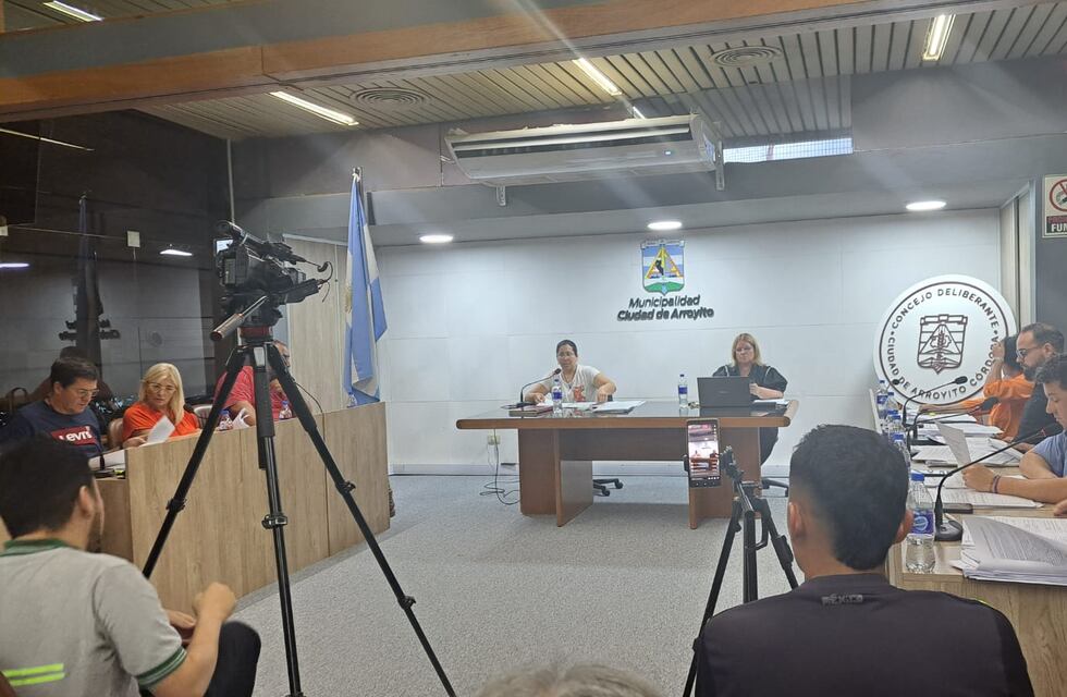 Con un ambiente pesado y caliente, sesionó el Concejo Deliberante de Arroyito