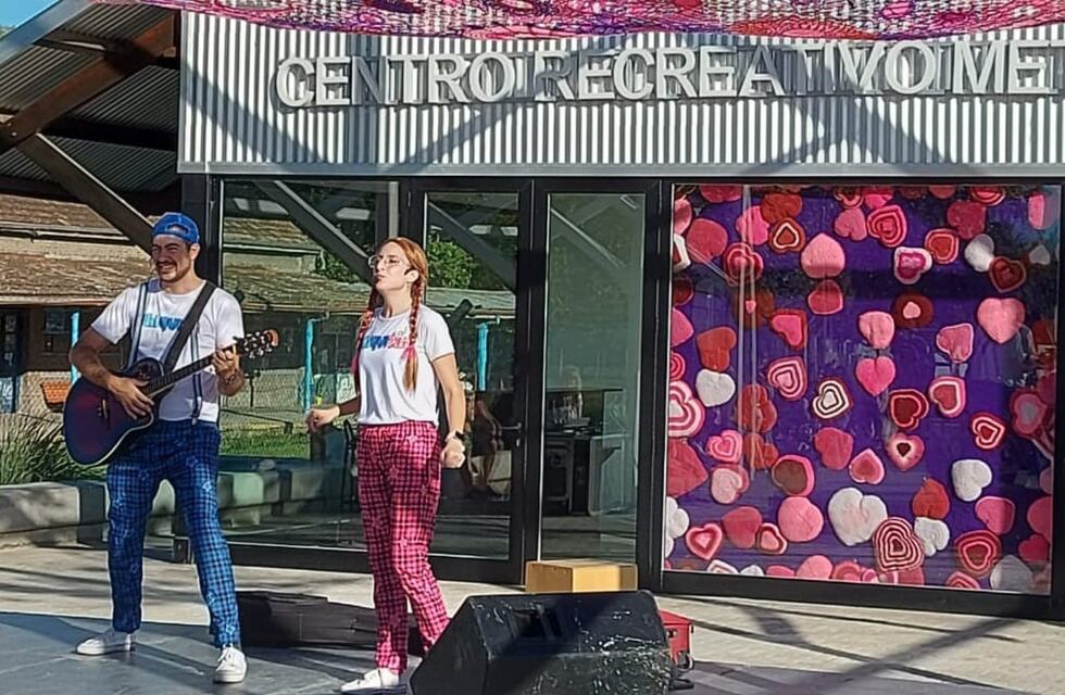 La Estación cantó y jugó con chicas y chicos