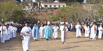 El obispo diocesano de Jujuy, monseñor César Daniel Fernández, encabeza las ceremonias en honor a Nuestra Señora del Rosario de Río Blanco y Paypaya.