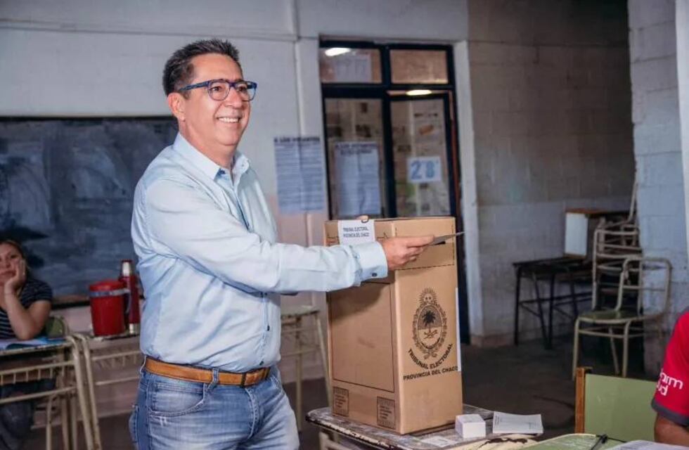 Elecciones en Chaco: votó Gustavo Martínez y sostuvo que “hoy habrá sorpresas y la provincia está expectante”