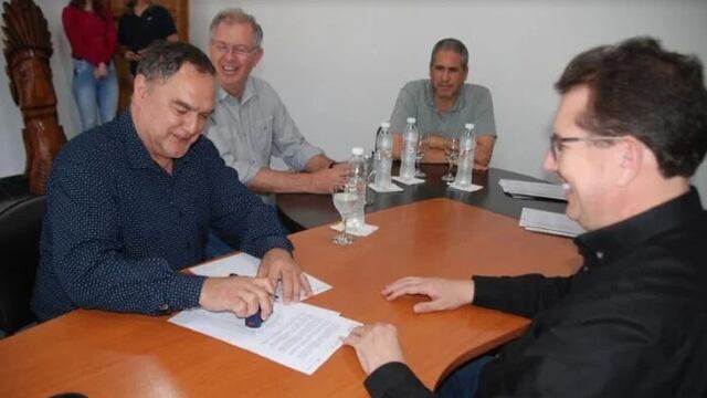 La Municipalidad de San Vicente y el IFAI firmaron un convenio que permitirá abrir el primer Mercado Concentrador en la zona