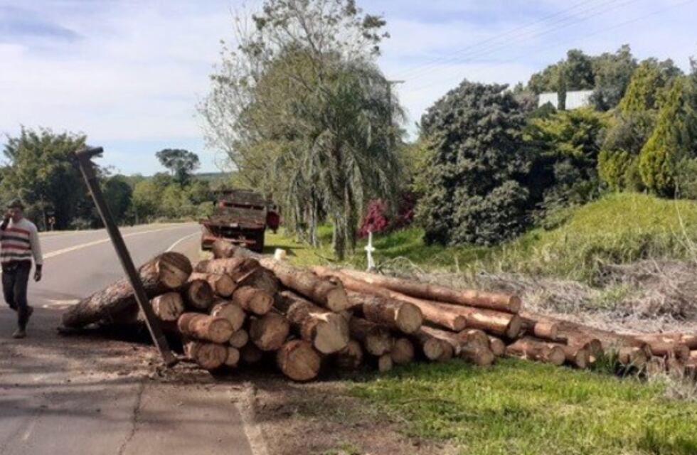 Accidente vial en Oberá dejó como saldo daños materiales