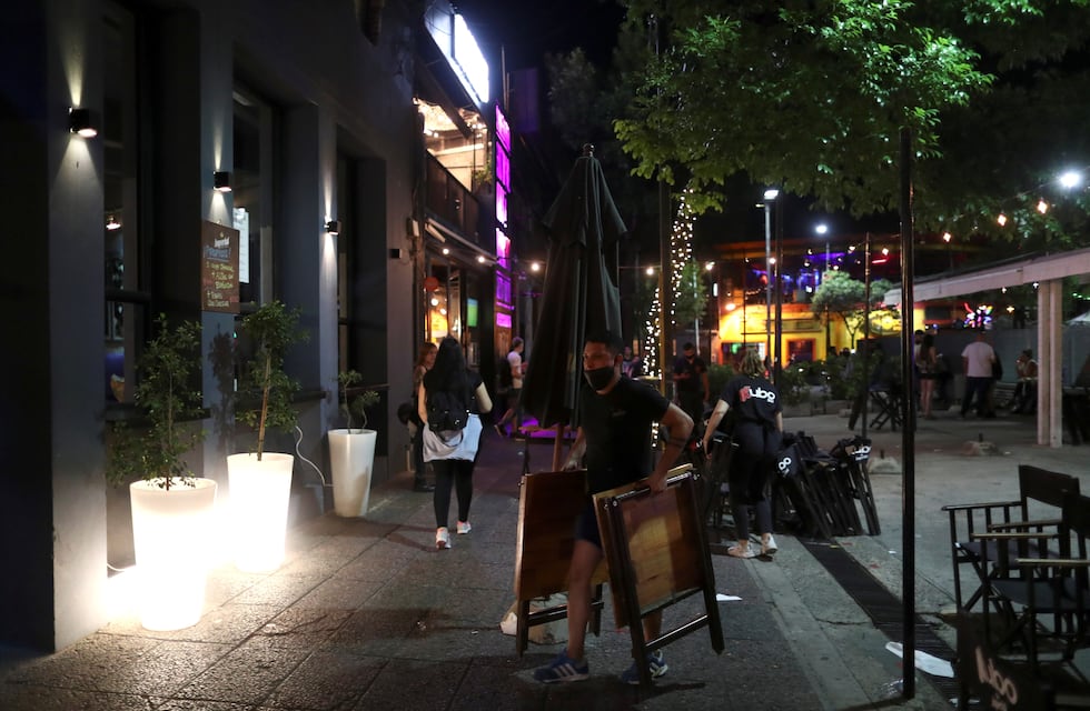 Tras las restricciones, clausuraron tres bares gastronómicos en la Ciudad