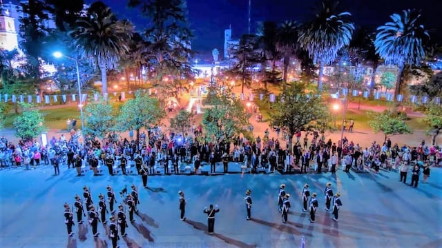 Las principales autoridades de la Provincia asistieron al solemne acto de cambio de Guardia en el palacio de gobierno, oportunidad en la cual se recordó a los héroes de 1812, al cumplirse un nuevo aniversario del Éxodo Jujeño.