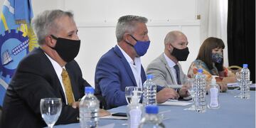 Este martes, el gobernador presidió la reunión de su gabinete