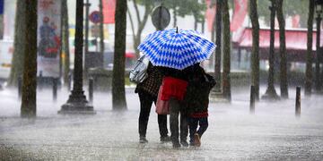 El SMN advierte sobre intensas lluvias, tormentas e incluso caída de granizo para la Ciudad y la Provincia.