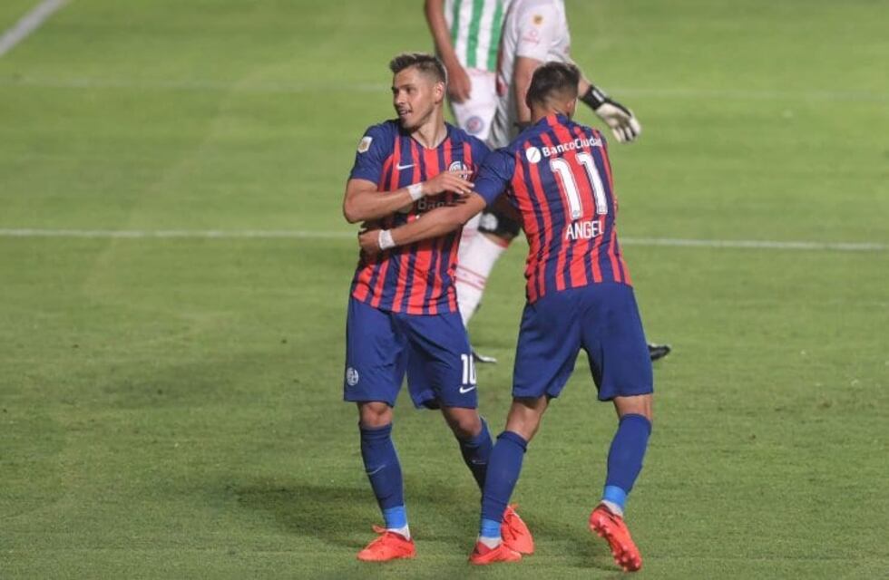 La Selección de Paraguay respaldó a los hermanos Romero
