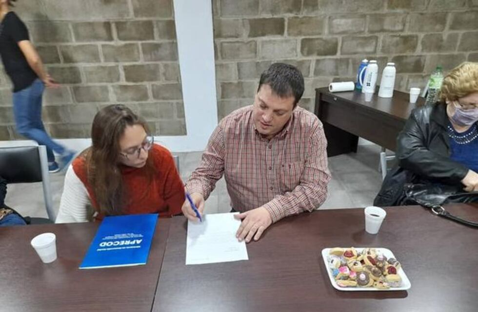 Zavalla firmó convenio con APRECOD