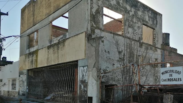 Buscan recuperar el edificio abandonado de calle Espora al 1300