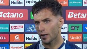 Augusto Schott tuvo un buen partido ante Belgrano, como toda la defensa de Talleres (Captura de pantalla).