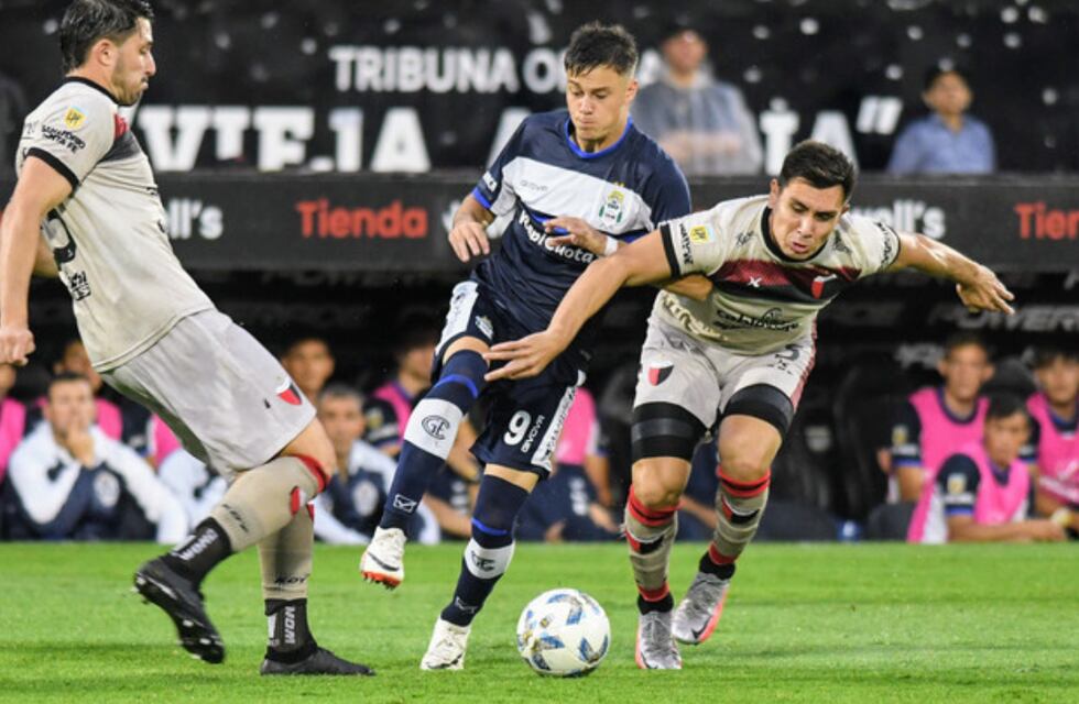 Colón al descenso: la AFA se responsabilizará por los destrozos en la cancha de Newell’s tras el partido