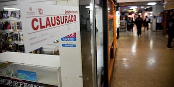 Allanamientos en la Galería Norte, de la ciudad de Córdoba. (Pedro Castillo / La Voz)