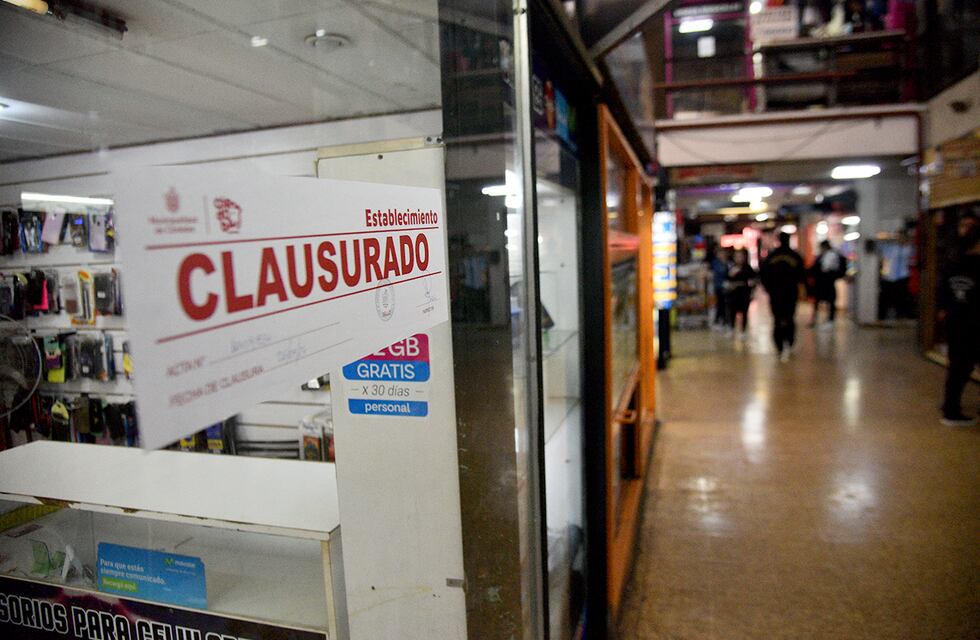 Clausuraron la Galería Norte: tenían un laboratorio de desbloqueo de teléfonos en el subsuelo