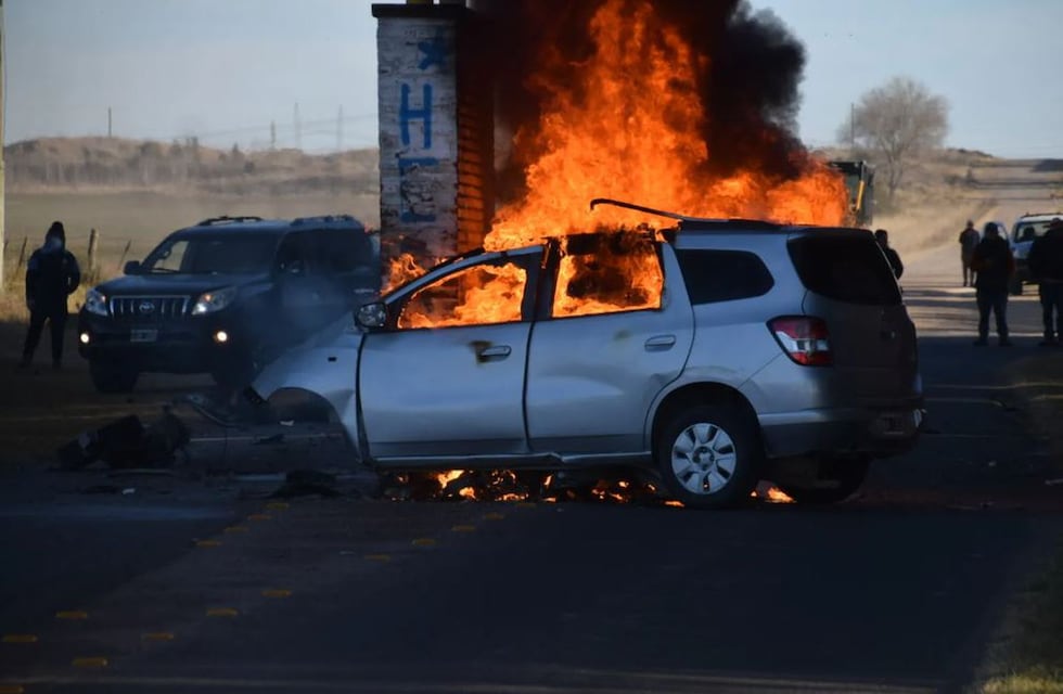 Choque fatal en Olavarría: un padre y su hija fallecieron, aunque hay sospechas de que el accidente haya sido un suicidio y un asesinato