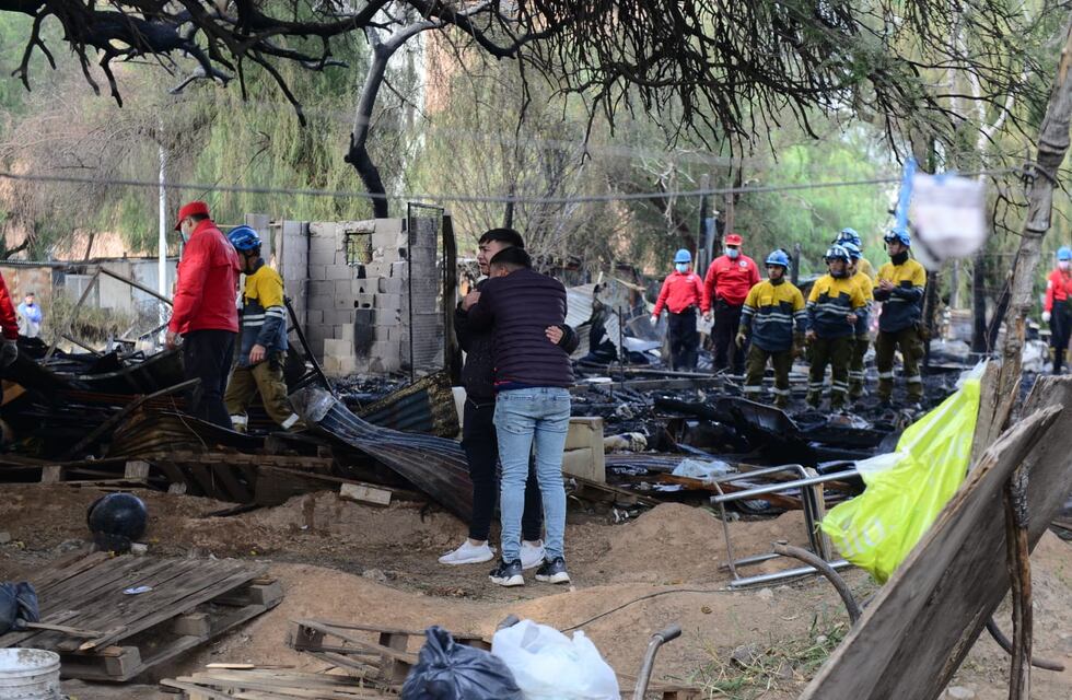 Trágico incendio en La Tablita: hallaron sin vida al adolescente desaparecido