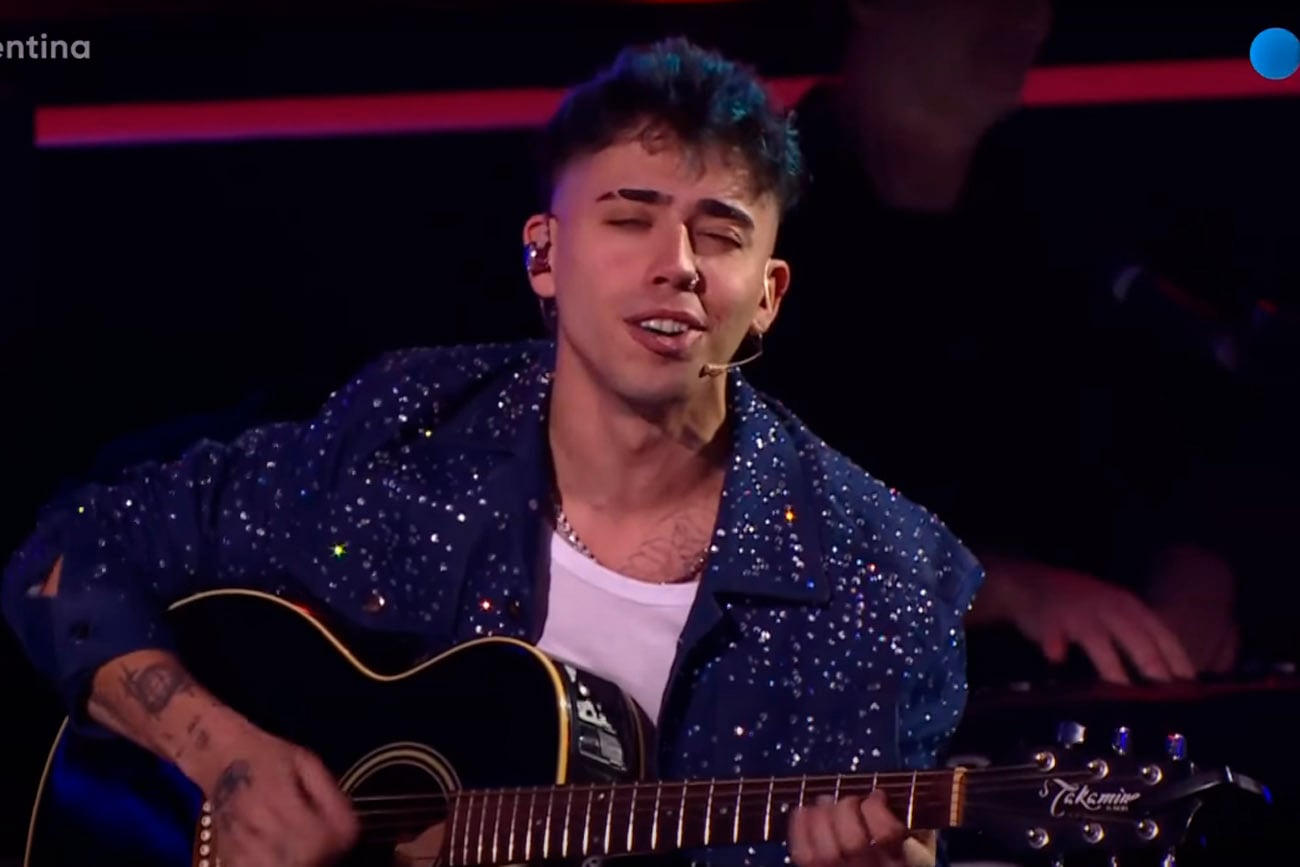 Luck Ra tocó en vivo en La Voz Argentina como si fuera su audición.