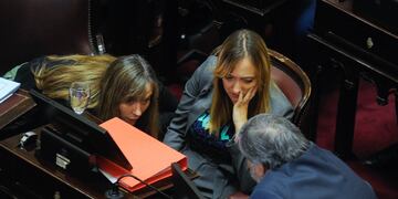 Los senadores de Unión por la Patria José Mayans, Juliana Di Tullio y Anabel Fernández Sagasti (Foto: Federico López Claro)