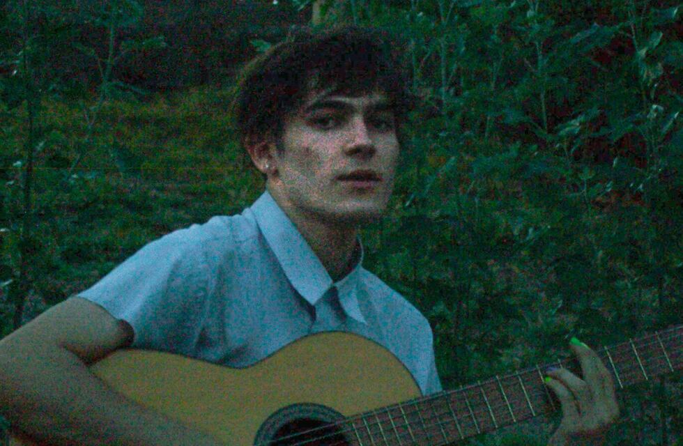 Un músico mendocino escribe canciones por la salud mental