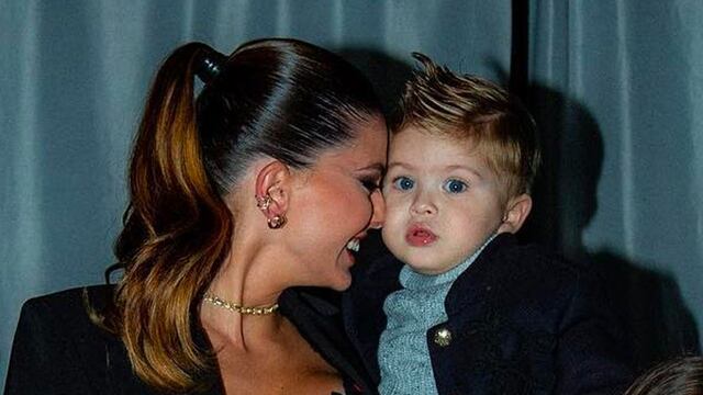 China Suárez junto a Amancio, su hijo menor.